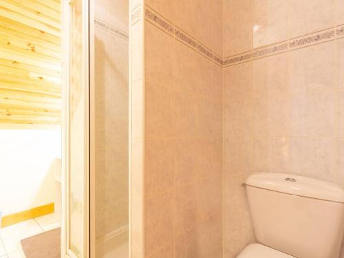 Ένα μπάνιο στο Chalet duplex à Peyragudes: 6 pers, 3 ch, BBQ, accès sentiers, Skyvall et services en option - FR-1-695-48