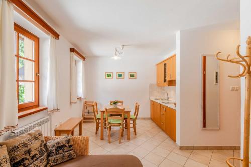 Kuchyň nebo kuchyňský kout v ubytování Apartma Miranda