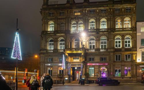 62 Castle Street Hotel Image