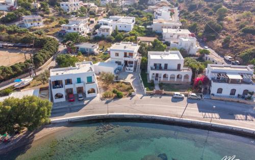 Gallery image of Siridaki Holiday home 3 bedroom by the beach in Agia Marina