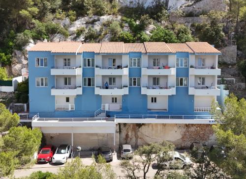 The building in which Az apartmant is located