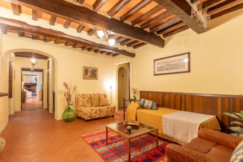 Posezení v ubytování Cozy Pieracchi Apartment - A Slice of History
