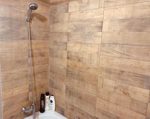 a bathroom with a shower with a toilet in it at Appart Cosy Résidence Perla in Saïdia