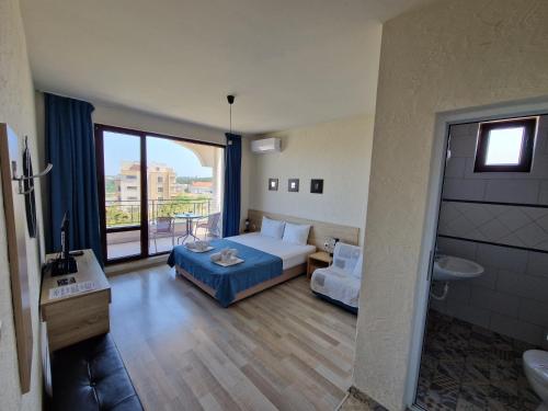 Φωτογραφία από το άλμπουμ του Къща за гости АЗАЛИЯ στη Σωζόπολη