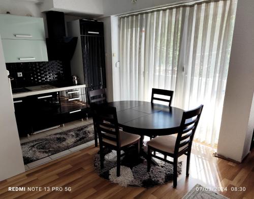 Virtuvė arba virtuvėlė apgyvendinimo įstaigoje Green Apartment!