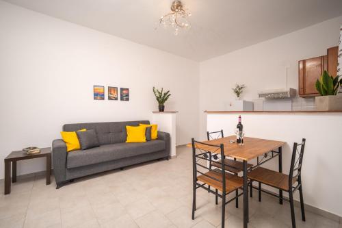 Viola Apartment