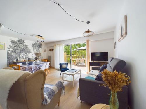 Maison pour 6 adultes,1 enfant - piscine collective