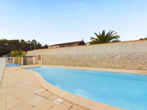 Maison pour 6 adultes,1 enfant - piscine collective