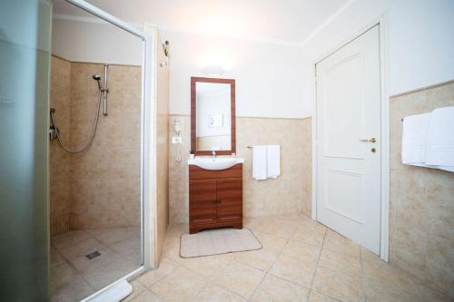 Koupelna v ubytování BELVEDERE MONFERRATO Relais & Wellness