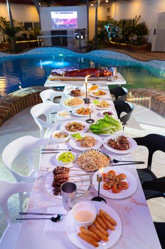 Mad på resortet eller i nærheden