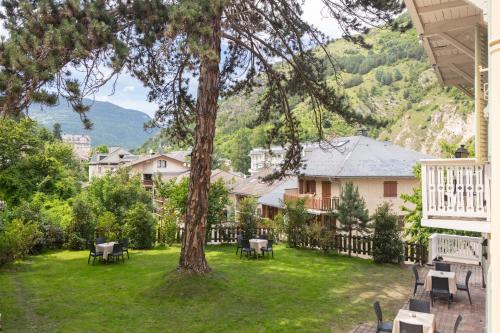 Gallery image of Hôtel Le Belvédère in Brides-les-Bains