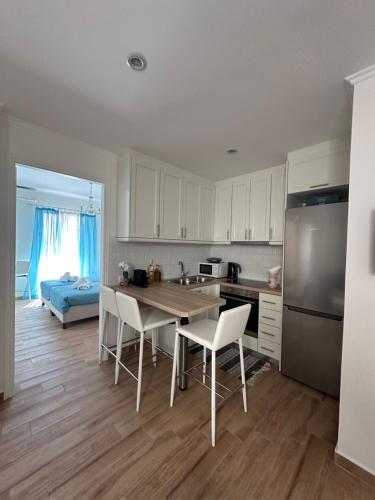 Alexandras Mon Repo Apartment