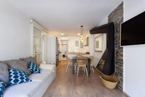 Spacious apartment with city view in Llafranc - 98 m²