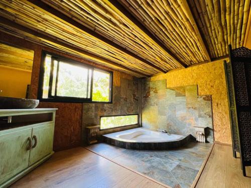 Koupelna v ubytování Terres D'Éden, Le Gîte de Charme