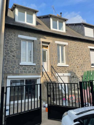 Photo de la galerie de l'établissement Grande maison de vacances proche plage, à Saint-Brieuc