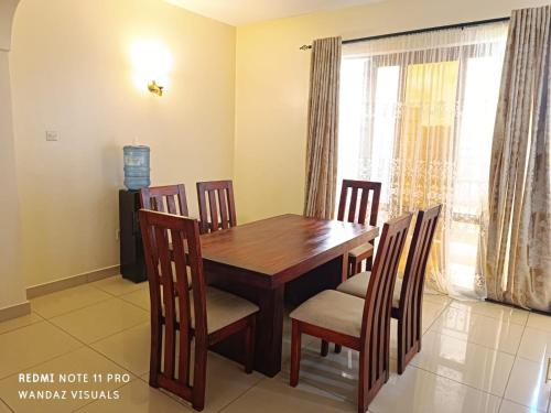 Fotografie z fotogalerie ubytování Serviced rooms with swimming pool behind city mall v destinaci Mombasa