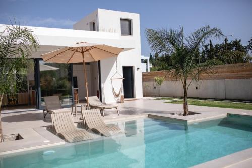 Πισίνα στο ή κοντά στο Villa Kala Loutraki - Private Pool & Sauna I Beach