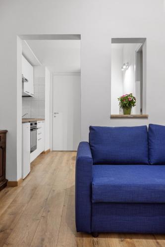 Cavour 172 - Monti Apartment near Colosseum by RHR