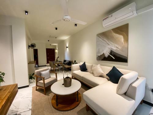 Posezení v ubytování Marine Breeze Residencies Colombo