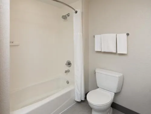Holiday Inn Express Miami Airport-Blue Lagoon Area by IHG photo 13