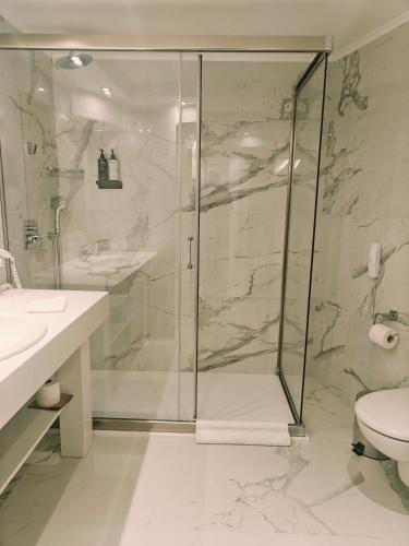 Un baño de Ibiscus Hotel