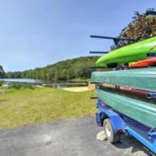 a boat is sitting on top of a trailer at Charming, Restful Getaway in Bushkill