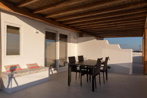Balkoni atau teres di Frances Mykonos