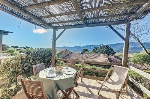 VILLA F2 for 4 people air-conditioned sea view - Swimming pool in resi