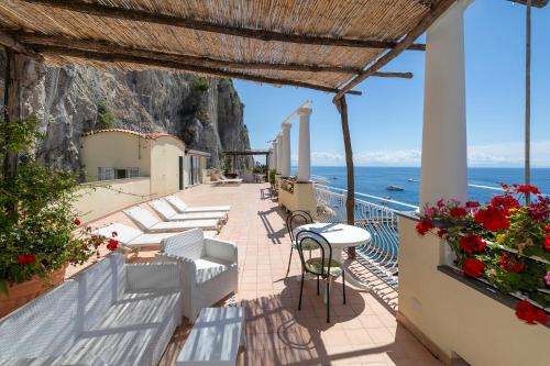 Apartments Amalfi Design Sea View accessible by 250 steps photo 2