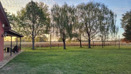 Taman di luar Finca Las Tres Marías