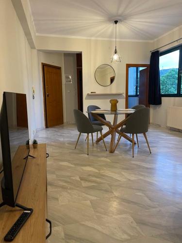 Μια τηλεόραση ή/και κέντρο ψυχαγωγίας στο Maria's central apartment