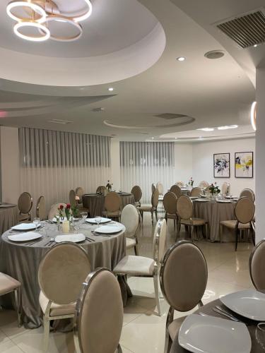 Khu vực ghế ngồi tại Hotel FAN Sebes