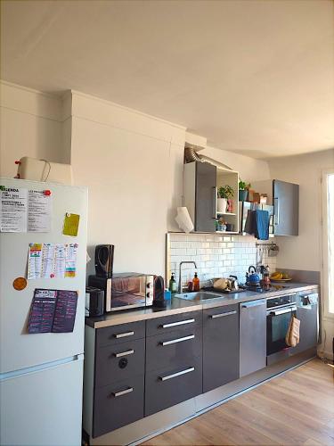 Photo de la galerie de l'établissement Sunny and Fully Furnished Duplex in central Marseille, à Marseille