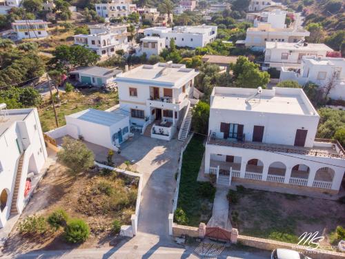 Gallery image of Siridaki Holiday home 3 bedroom by the beach in Agia Marina
