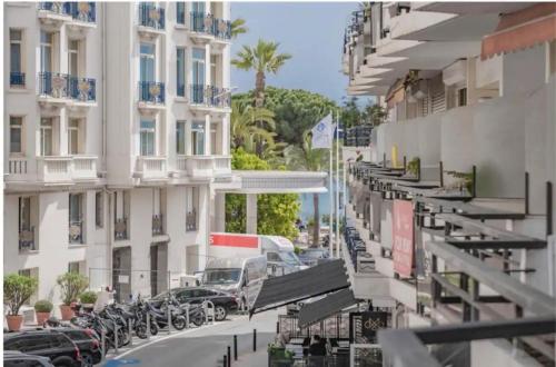 Magnifique 2 pièces avec balcon proche Martinez et Croisette