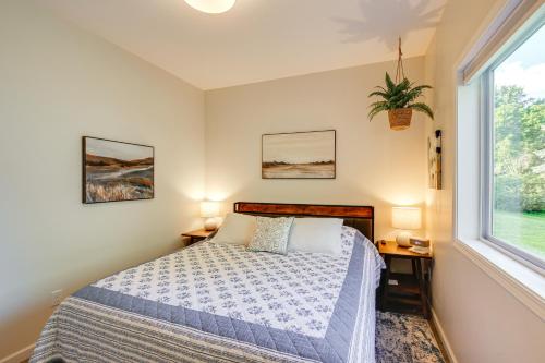 Ένα ή περισσότερα κρεβάτια σε δωμάτιο στο Mankato Getaway with Game Room and Salt Water Hot Tub!
