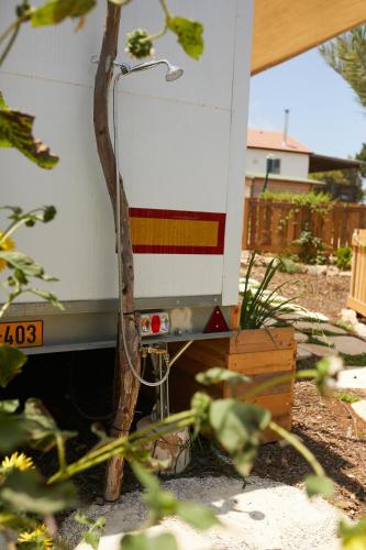 Φωτογραφία από το άλμπουμ του קרוואן משקיף לים σε HaBonim