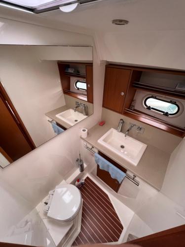 Posezení v ubytování Private Bootstouren Motoryacht