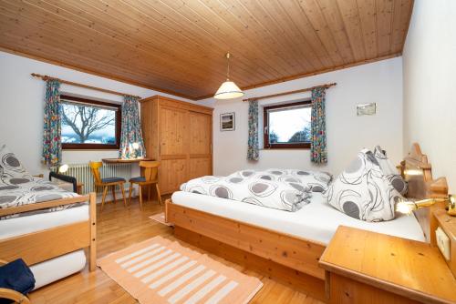 En eller flere senge i et værelse på Hornergut