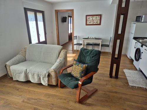 Foto dalla galleria di Apartamentos Rio Almar a El Cabaco