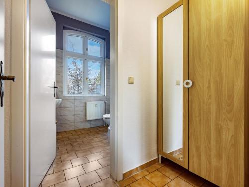 Ένα μπάνιο στο Reihenhaus mit WLAN in Buchholz am Müritzsee