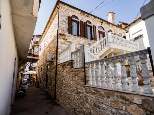 Φωτογραφία από το άλμπουμ του Mansion 1887 στον Λιμένα