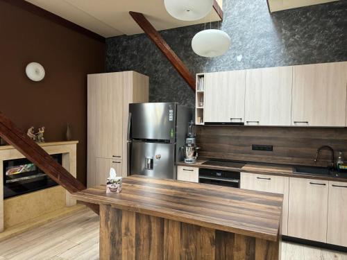 Η κουζίνα ή μικρή κουζίνα στο Ana's Home Central