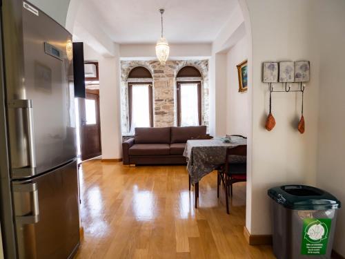 Φωτογραφία από το άλμπουμ του Mansion 1887 στον Λιμένα