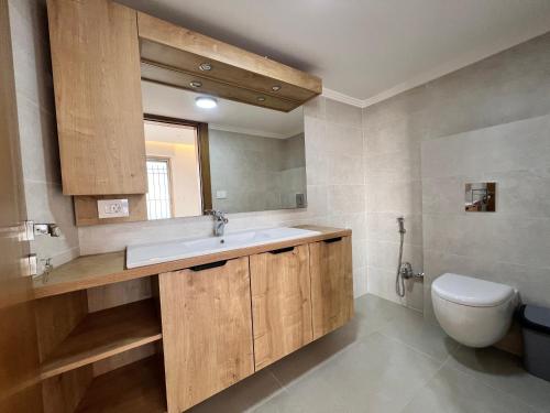 Ένα μπάνιο στο Casa Del Mela Villa