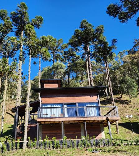 Landskap semula jadi dekat dengan lodge