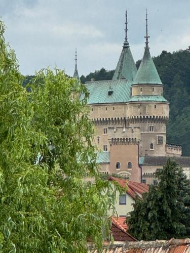 Fotografie z fotogalerie ubytování Rodinné apartmány Villa Familia v Bojnici