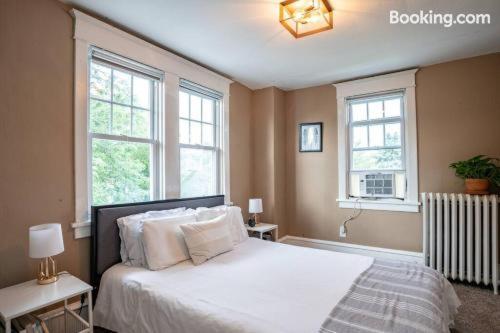 Postel nebo postele na pokoji v ubytování AC 6BR2BA Quiet Island House Near Casinos