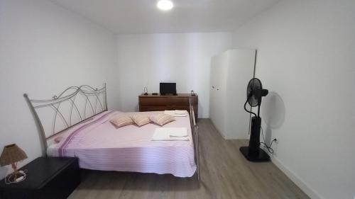 Alvito Guest House - Comfortable room with private bathroom