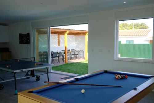 Casa do Mural - Heated Pool, Games Room & Beaches!